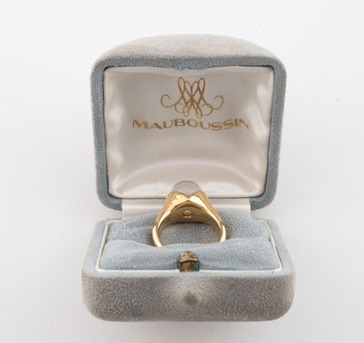 MAUBOUSSIN
Bague en or jaune (750) centrée...