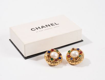 CHANEL
Paire de clips d'oreilles, Collection...