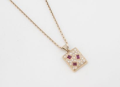 Collier en or jaune (750) à maille forçat...