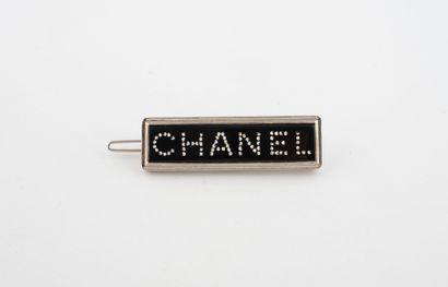 CHANEL
Barrette à cheveux rectangulaire en...