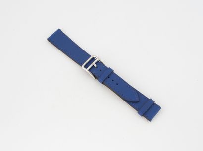 HERMES
Bracelet de montre en cuir bleu, fermoir...