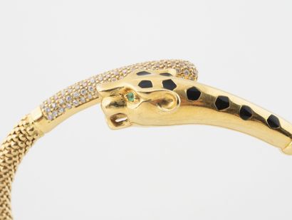 Bracelet jonc en or jaune (750) à décor de...