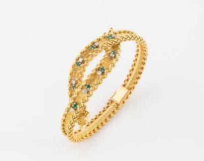 Bracelet en or jaune (750) tressé formant...