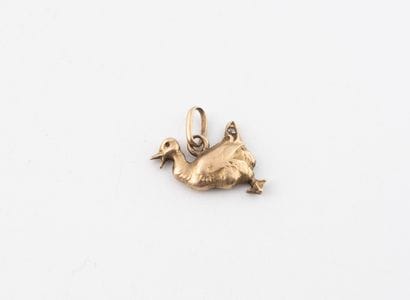 Pendentif en or jaune (750) figurant un canard,...