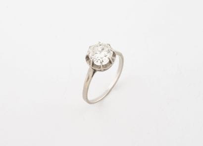 Bague solitaire en platine (850) centrée...