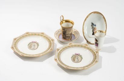 VIENNE
Lot de porcelaines :
- Tasse haute...