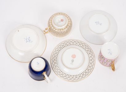 SEVRES et dans le goût de SEVRES
Lot de trois...