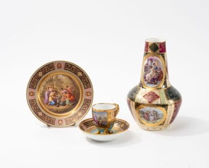 VIENNE
Lot de 4 pièces en porcelaine portant...
