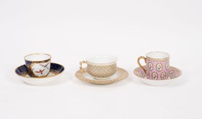 SEVRES et dans le goût de SEVRES
Lot de trois...