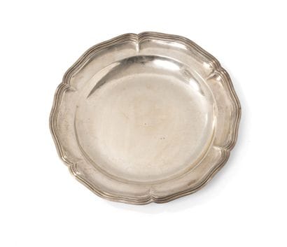 Plat creux circulaire en argent (950) au...