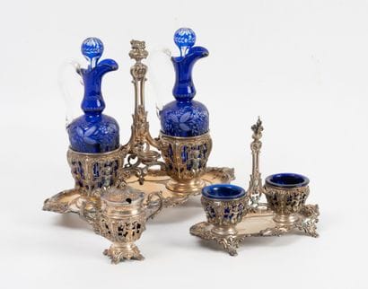 Ensemble de table à montures ajourées en...
