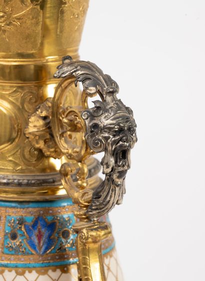 Franz Anton MELHEM
Vase tronconique à deux...