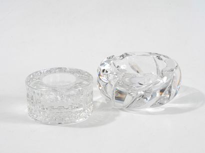 SAINT-LOUIS
Two pieces of cut crystal:
-...