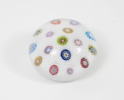 SAINT-LOUIS
Crystal paperweight with a fluted...