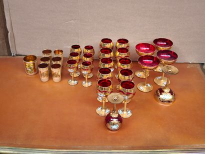 ITALY, 20th century
Set of red glass stemware...