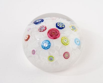SAINT-LOUIS
Crystal paperweight
Decorated...