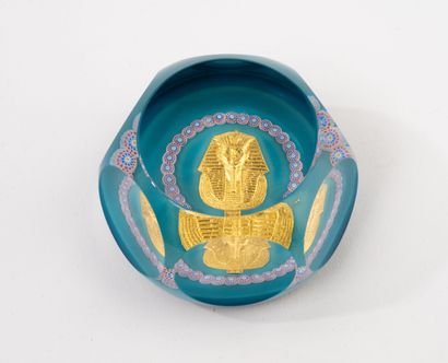 SAINT-LOUIS
Crystal paperweight.
Decoration...