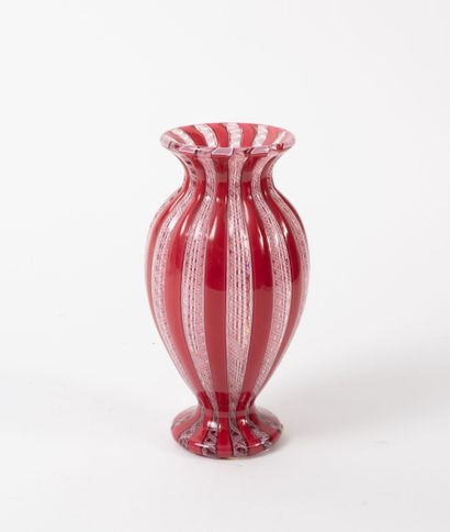 SAINT-LOUIS
Vase with an egg-shaped, fluted...