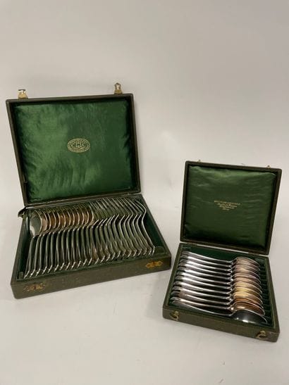 CHRISTOFLE
Series of silver-plated flatware...