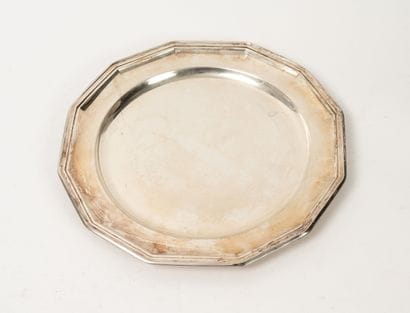 Lot of silver or pewter metal pieces, including:...