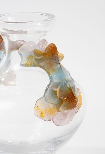 DAUM FRANCE
Clear crystal spinning top vase...