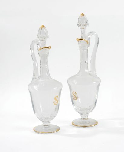 SAINT-LOUIS
Two carafes on a pedestal, made...