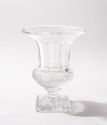 SAINT-LOUIS
Medici Vase.
Made of diamond-point-cut...