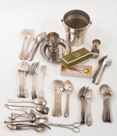 Set of silver plated or white metal items:
-...