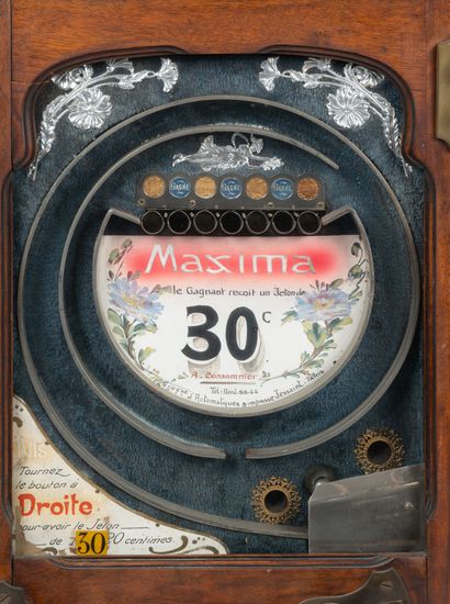 MAXIMA
Jeu de comptoir à bille.
Dans une...