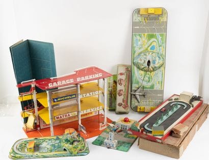 VIBRO & DIVERS
Lot de jeux en tôle lithographiée...