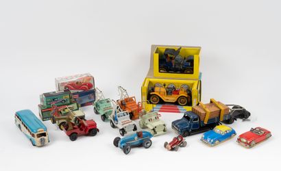 SCHUCO
Set of 8 vehicles (six in boxes, including...