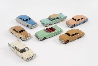 DINKY TOYS MADE IN ENGLAND
Set includes:
-Desoto...