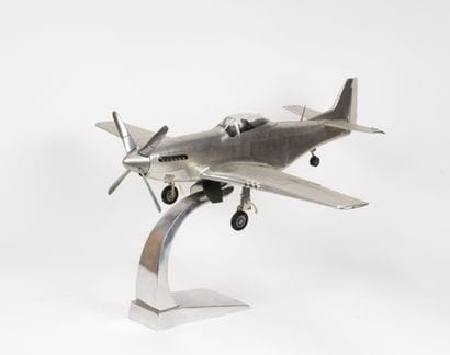 Spitfire.
Model made of polystyrene, plastic,...