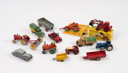 DINKY TOYS MADE IN ENGLAND
Set includes:
-Muir-Hill...