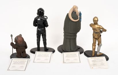 ATTAKUS / BOMBYX
Lot de 7 statuettes en résine.
Édition...