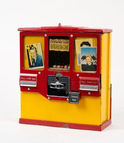 Countertop chewing gum dispenser.
Made of...