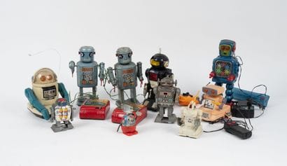 MADE IN JAPAN
Lot de 10 robots control et...
