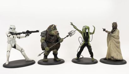 ATTAKUS / BOMBYX
Lot de 7 statuettes en résine.
Édition...