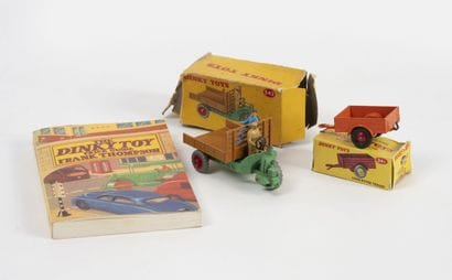 DINKY TOYS MADE IN ENGLAND
Set includes:
-Motocart,...