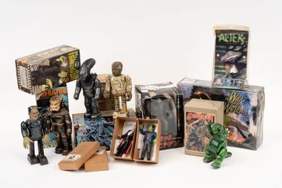 Lot de 10 monstres, créatures, personnages...
