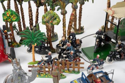 JRD & DIVERS
Lot de soldats de plomb, figurine...