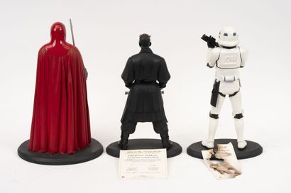 ATTAKUS / BOMBYX
Lot de 7 statuettes en résine.
Édition...