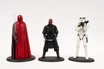 ATTAKUS / BOMBYX
Lot de 7 statuettes en résine.
Édition...