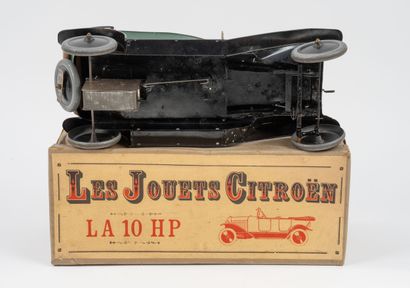 LES JOUETS CITROËN 
10 HP en tôle.
Mécanique,...