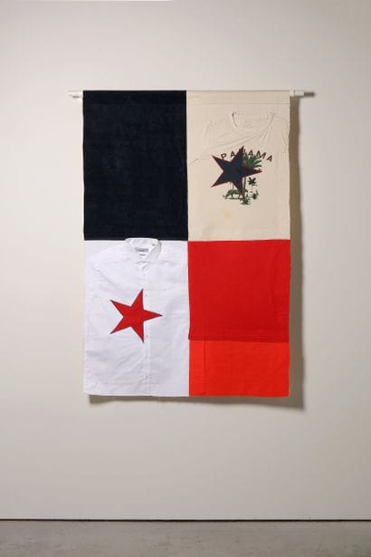 Panama - Drapeau réalisé à partir de vêtements...