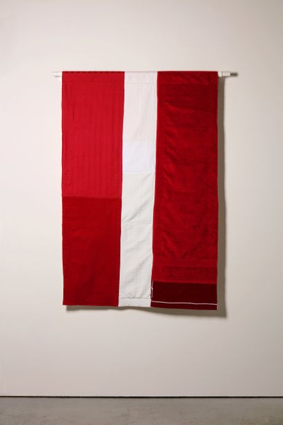 Lettonie - Drapeau réalisé à partir de vêtements...