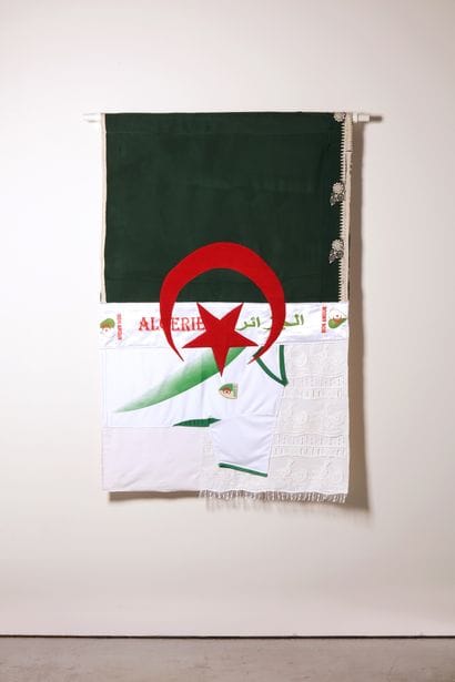 Algérie - Drapeau réalisé à partir de vêtements...