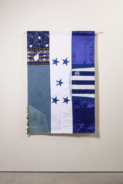 Honduras - Drapeau réalisé à partir de vêtements...