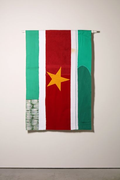 Suriname - Drapeau réalisé à partir de vêtements...