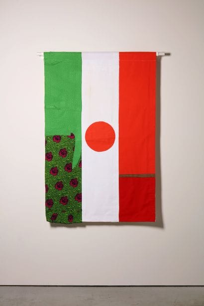 Niger - Drapeau réalisé à partir de vêtements...